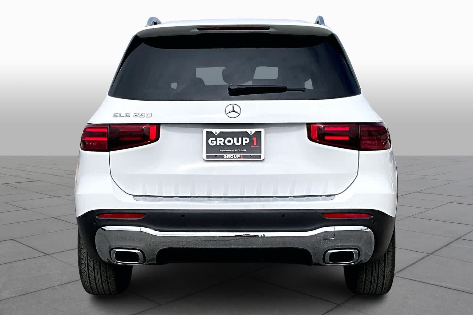New 2026 Polar White Mercedes-Benz GLB 250 image 5