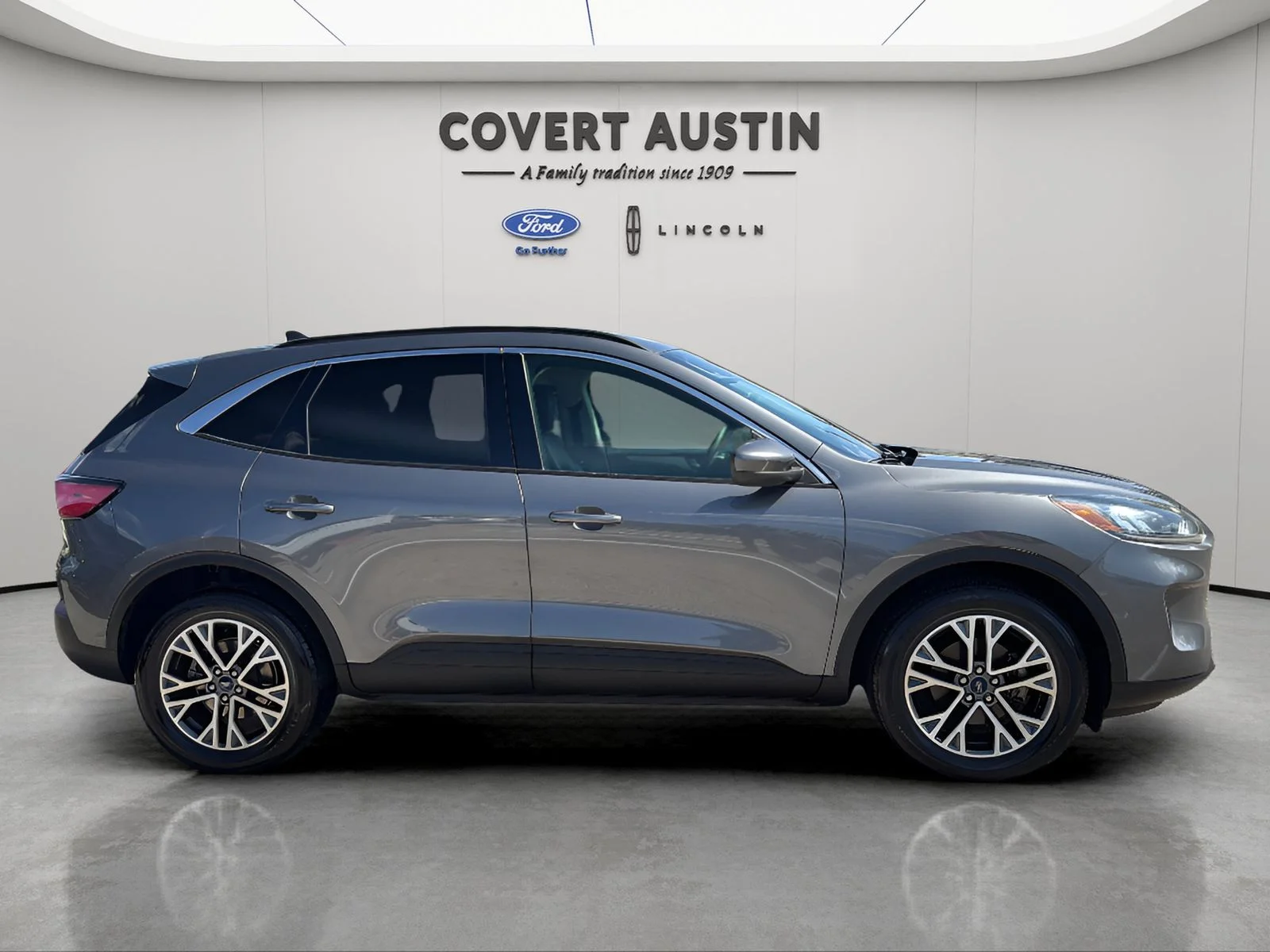 Used 2021 Gray Ford SEL image 6