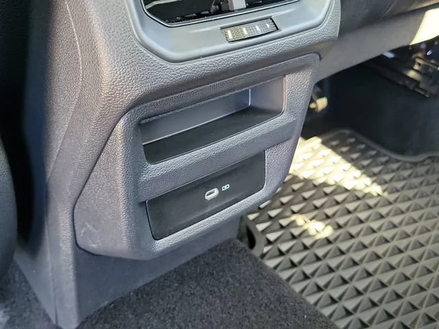 2025 Volkswagen Taos SE - Photo 20
