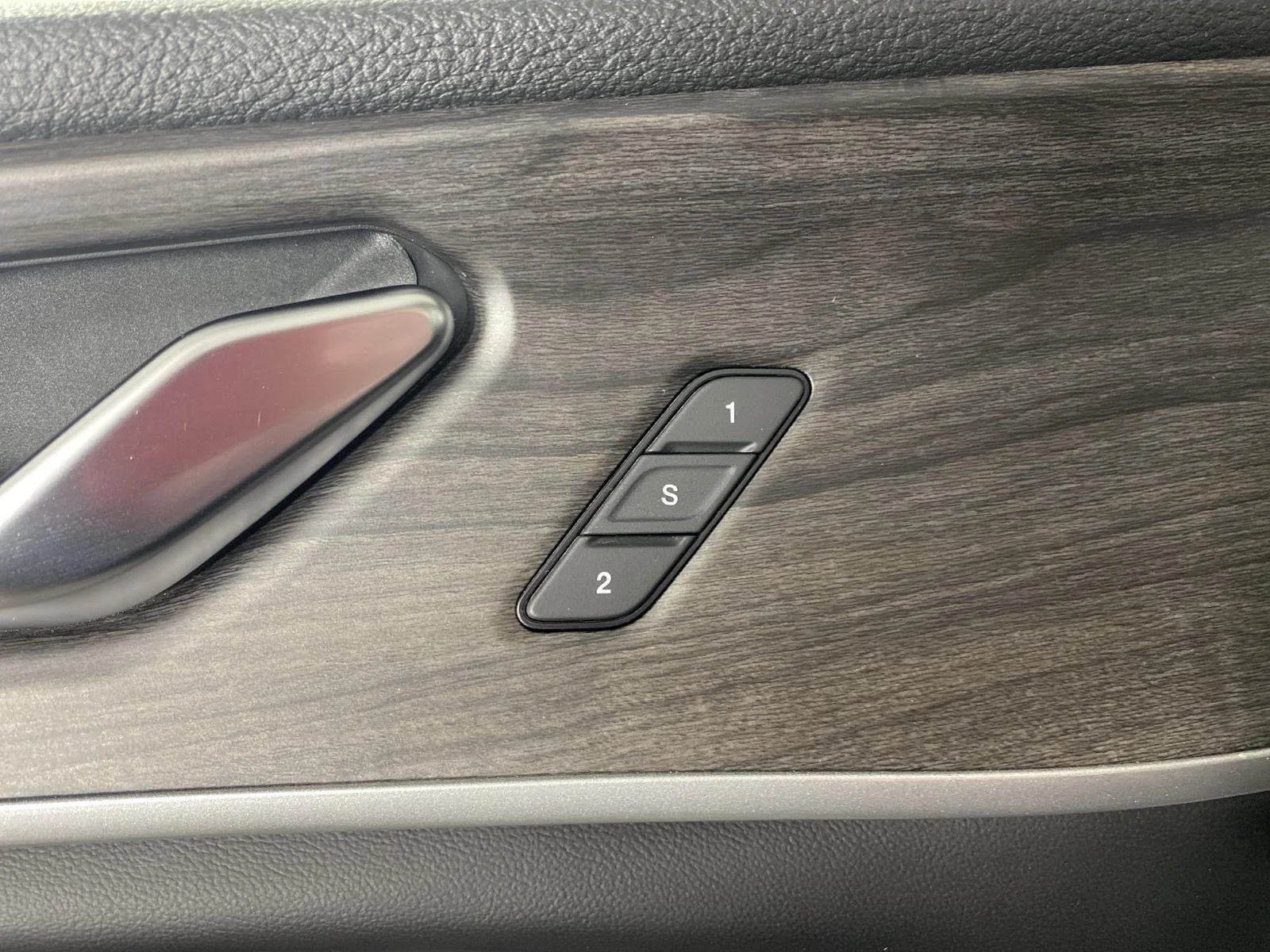 Used 2023 Rocky Mountain Pearlcoat Jeep  image 23