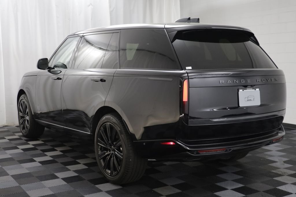 New 2026 Santorini Black LAND ROVER SE 7 Seats image 16