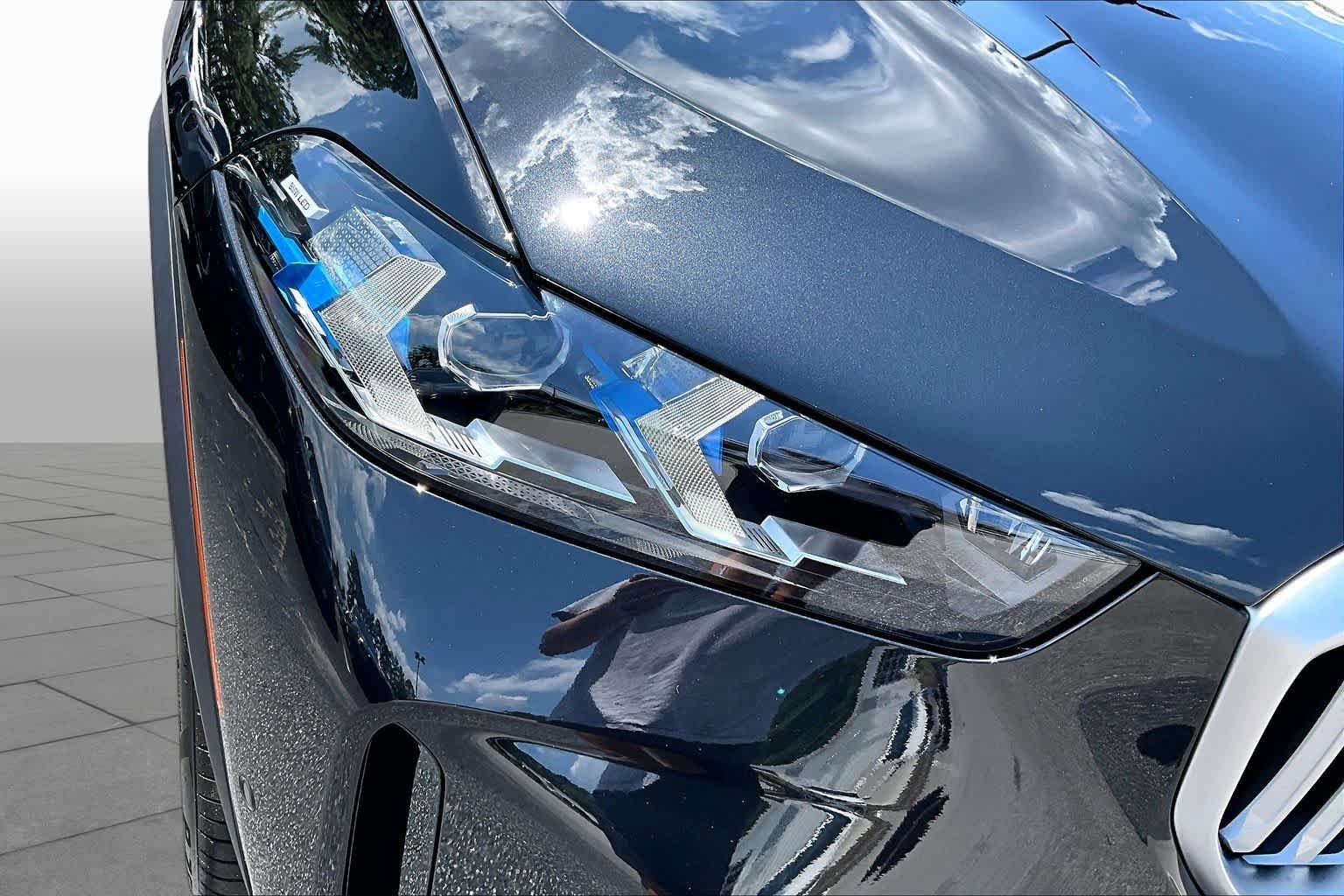 New 2026 Black Sapphire Metallic BMW sDrive40i image 13