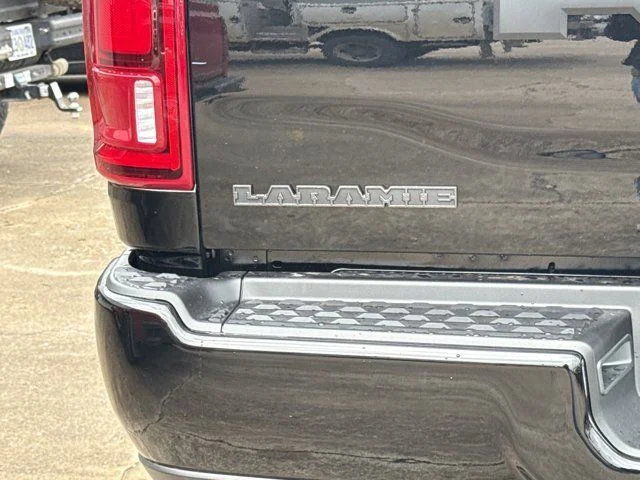 New 2026 Diamond Black Crystal Pearl-Coat Exterior Paint RAM Laramie image 9