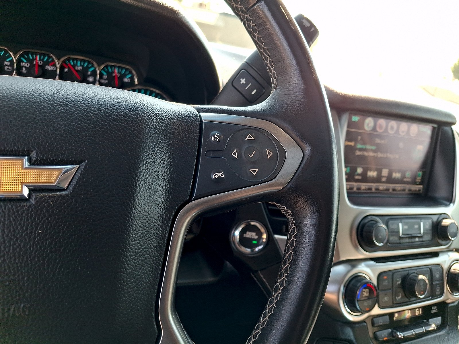Used 2016 Summit White - GAZ Chevrolet LTZ image 22