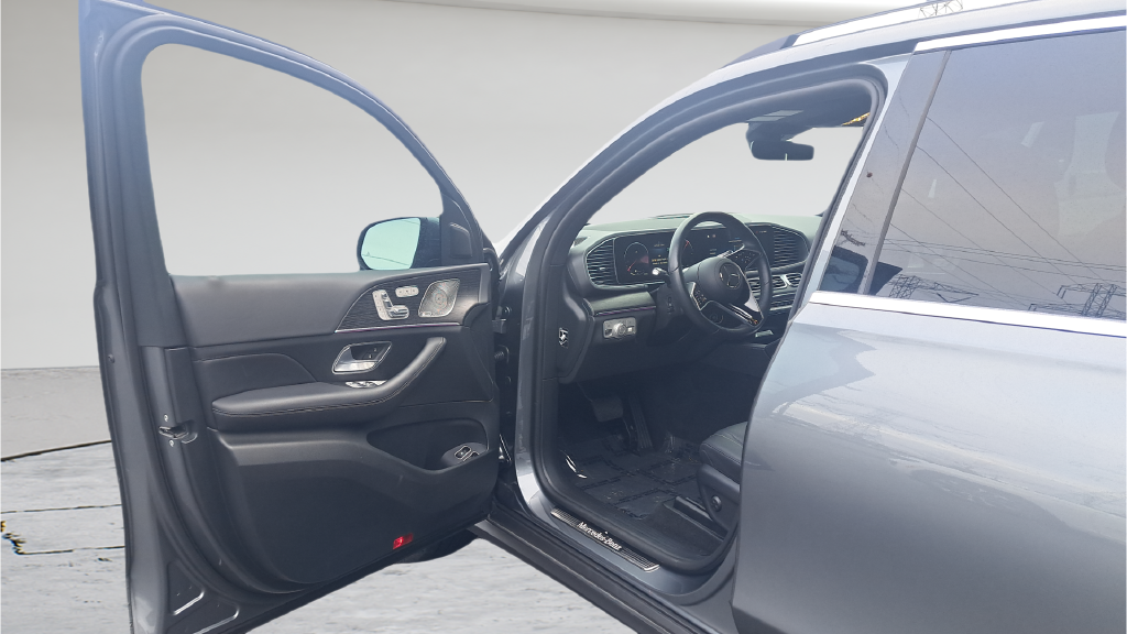 Used 2025  Mercedes-Benz GLE 450e image 9