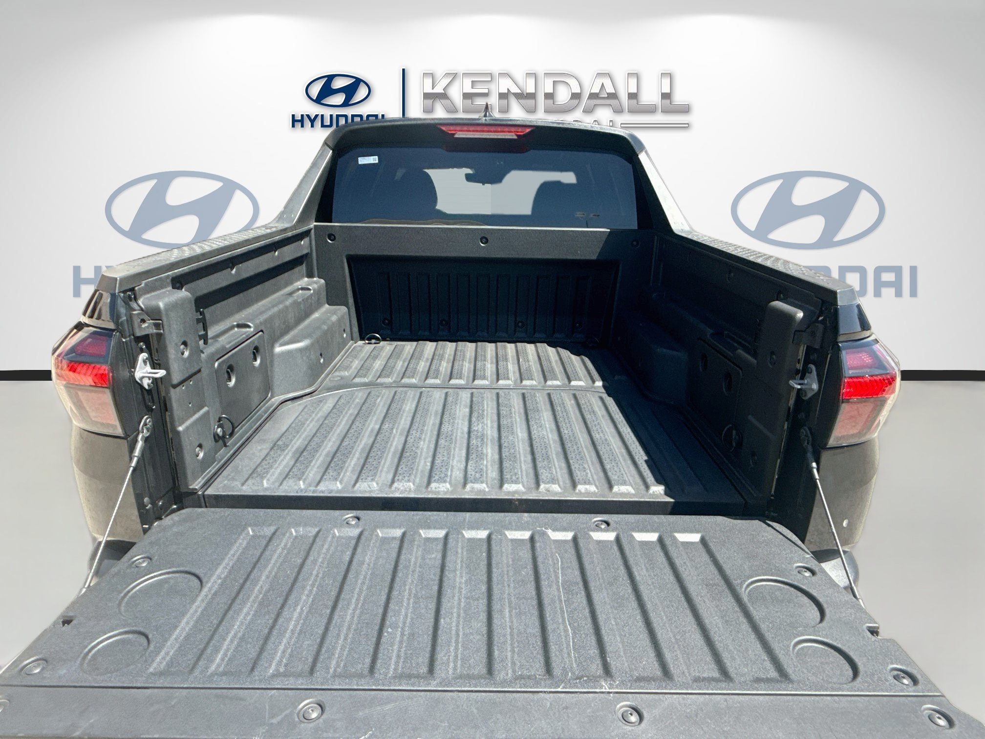 Used 2024 Phantom Black Hyundai SE image 23