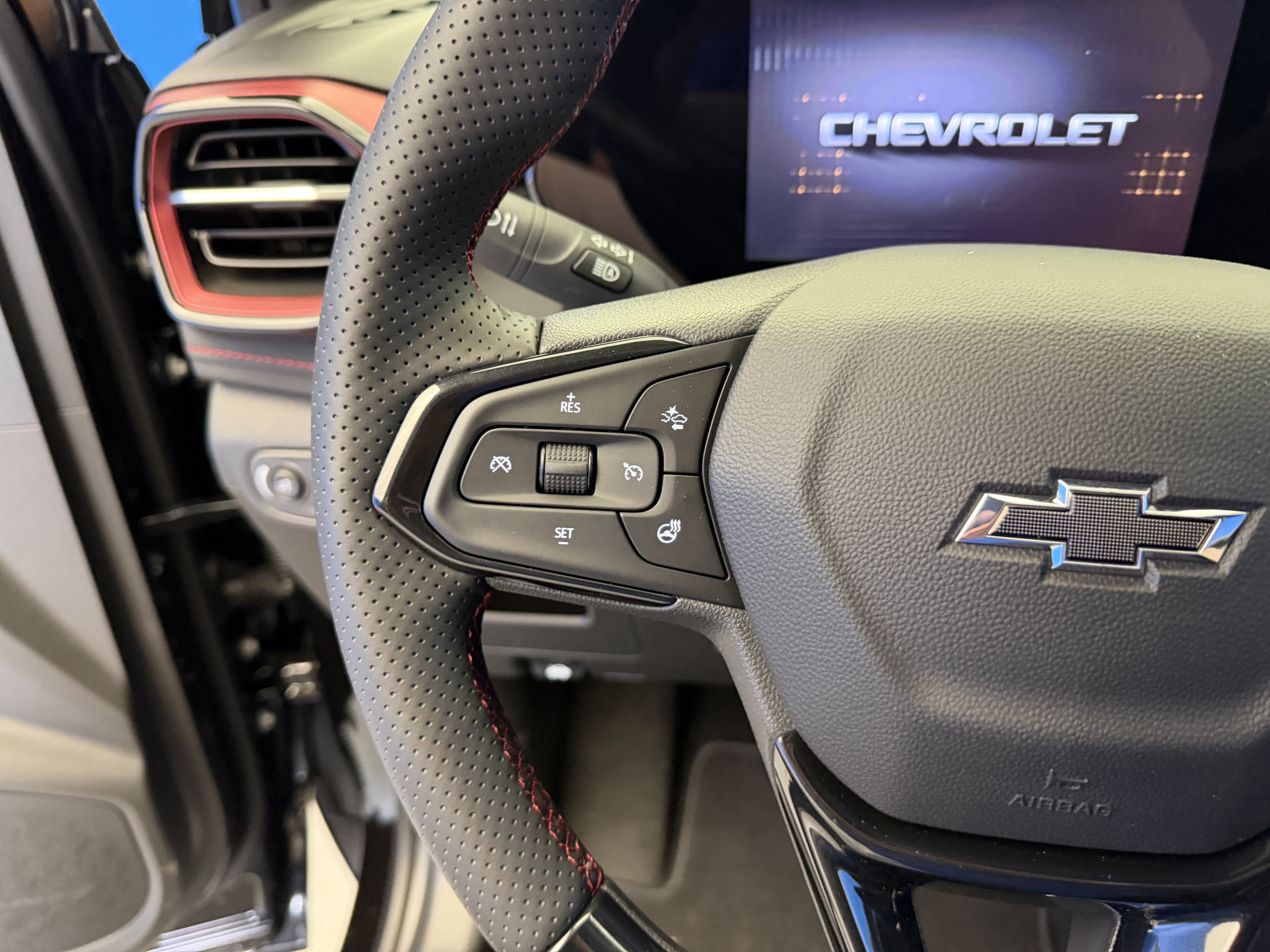New 2026 Mosaic Black Metallic Chevrolet RS image 15