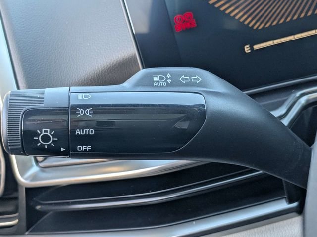 2025 Kia Sorento S - Photo 27