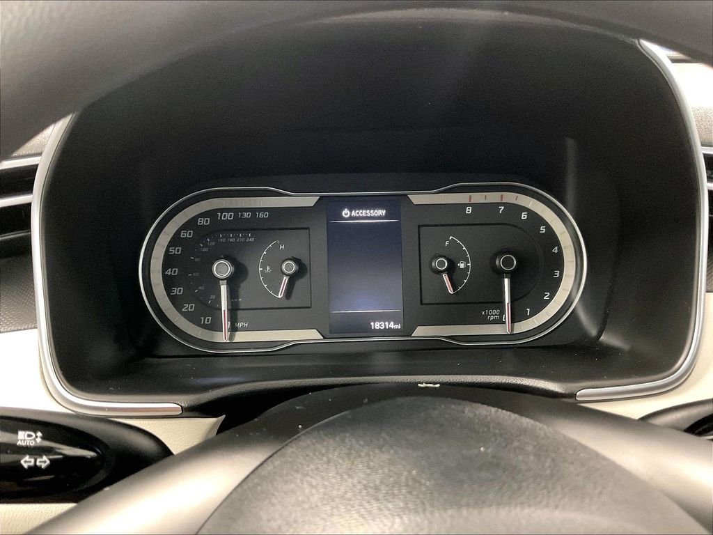 Used 2024 White Hyundai SEL image 24