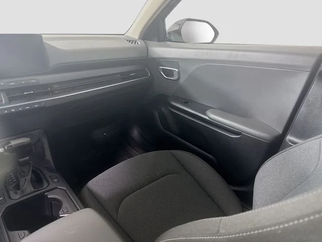 Used 2025 Black Kia LX image 21