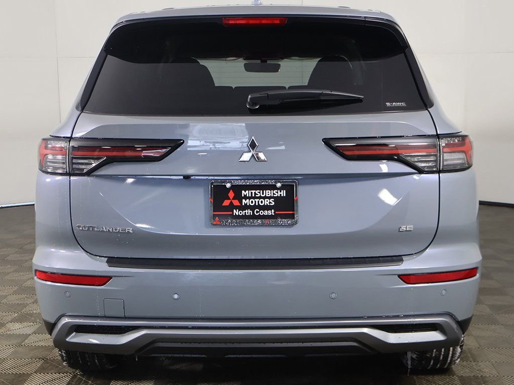 New 2026 Gray Mitsubishi SE image 14