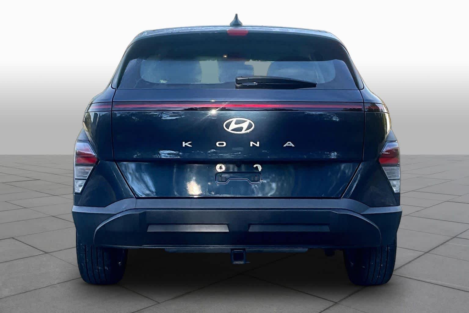 Used 2025 Denim Blue Hyundai SE image 5