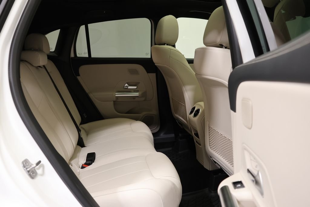 New 2026 Polar White Mercedes-Benz GLA 250 image 55