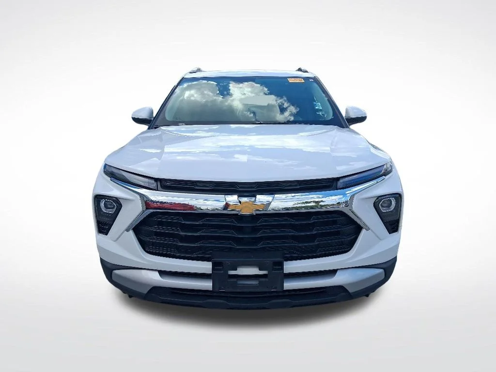 Used 2025 White Chevrolet LT image 2