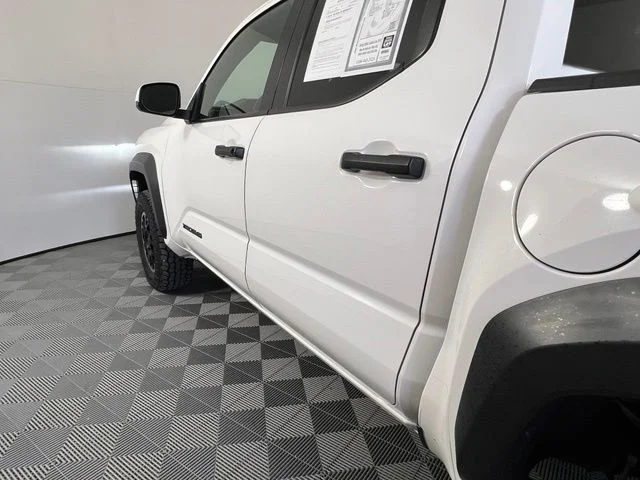 2024 Toyota Tacoma SR5 - Photo 10