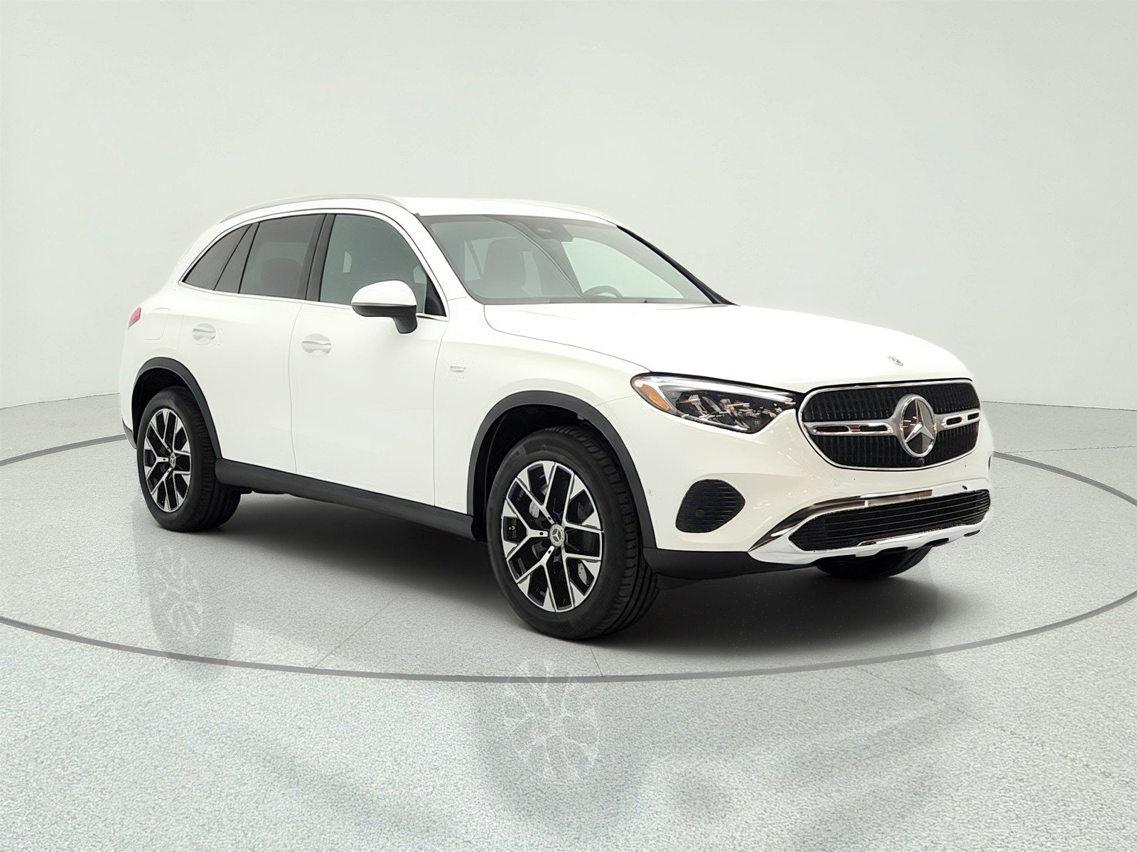Used 2025 Polar White Mercedes-Benz GLC 350e 4MATIC® SUV image 3