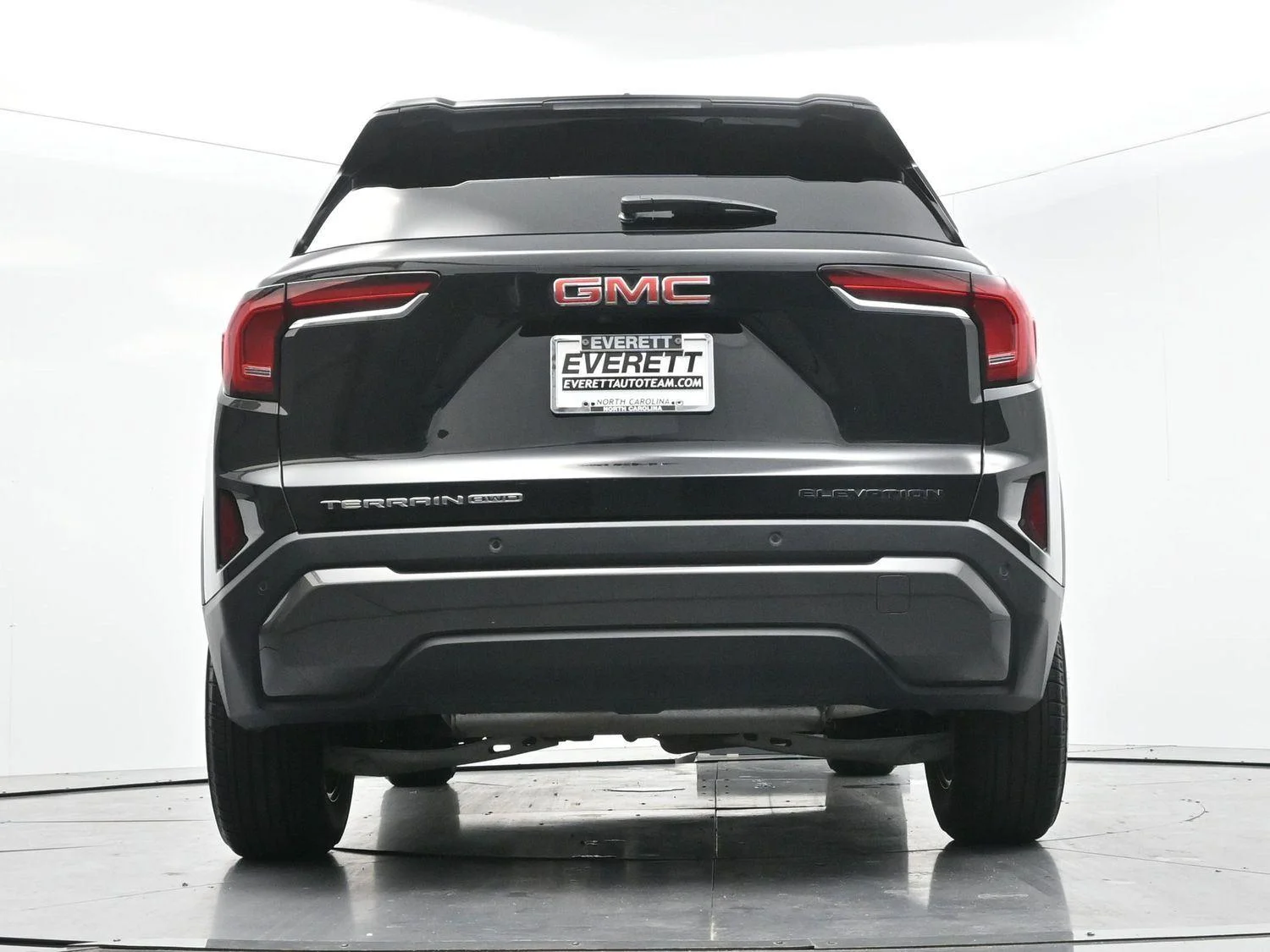 Used 2025 Ebony Twilight Metallic GMC Elevation image 46