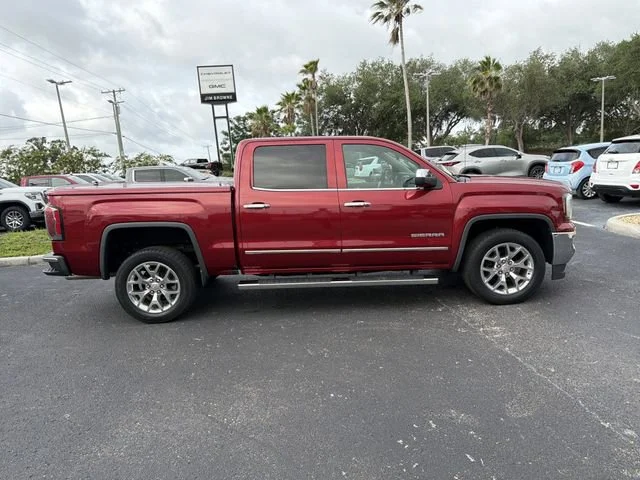 Used 2018 RED QUARTZ TINTCOAT GMC SLT image 3