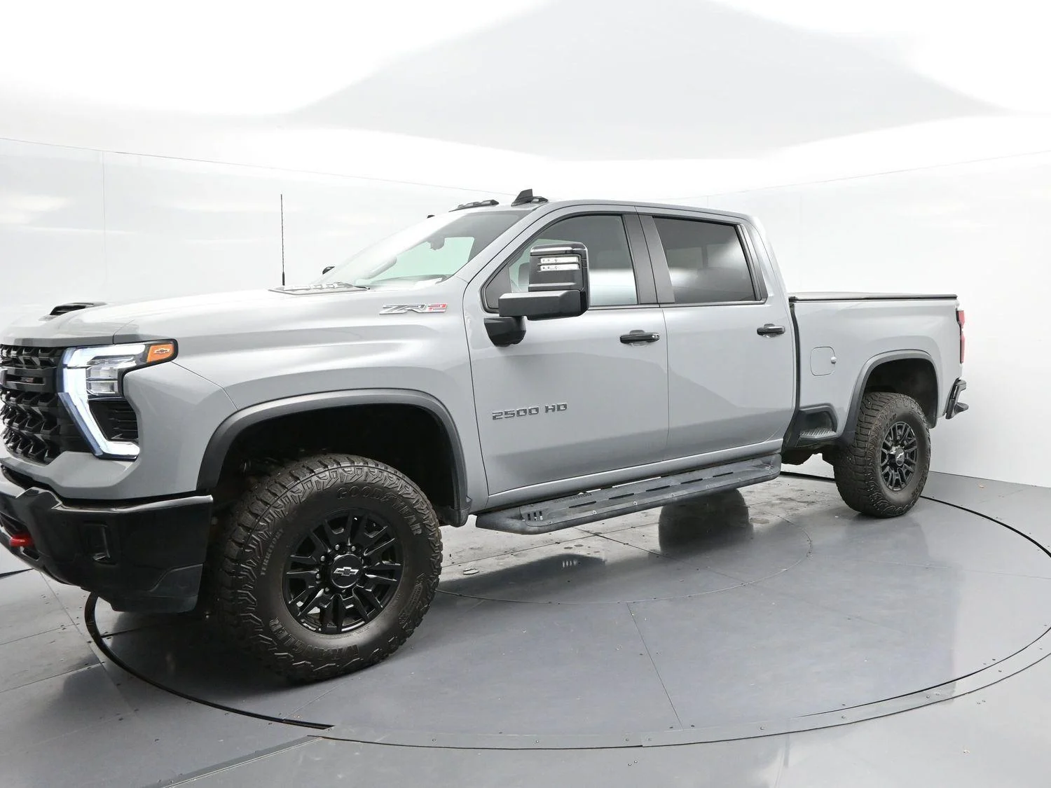 Used 2025 Slate Gray Metallic Chevrolet ZR2 image 7