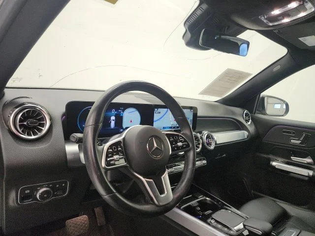 Used 2023  Mercedes-Benz GLB 250 image 12
