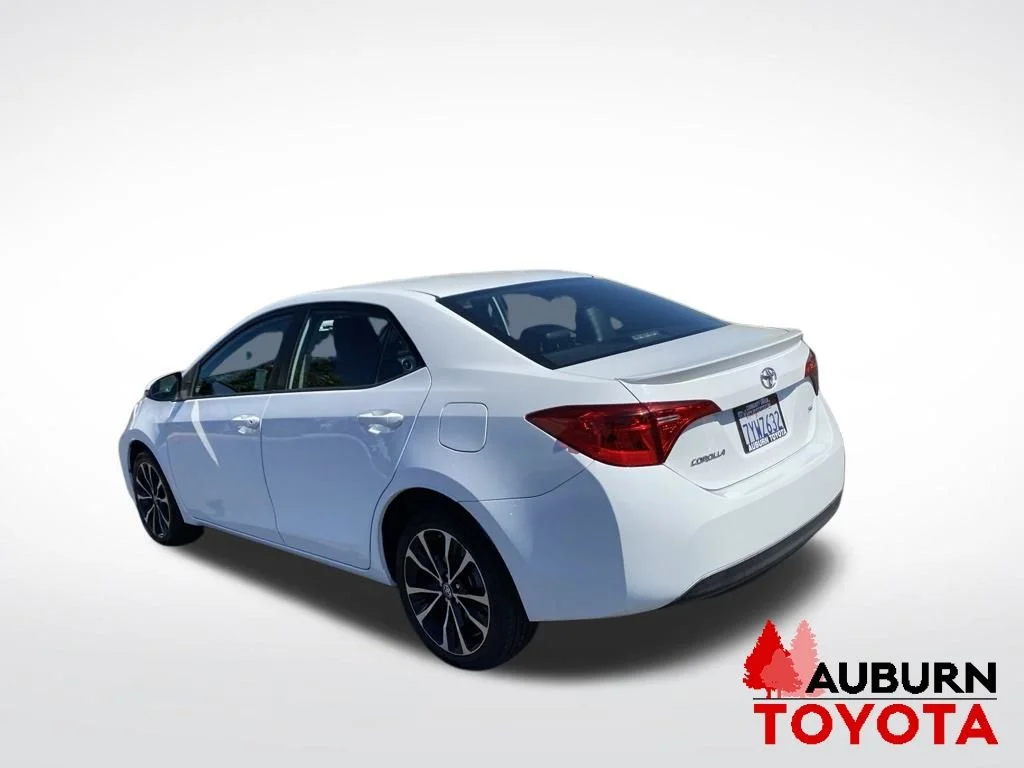 Used 2017 Ice Cap Toyota SE image 5