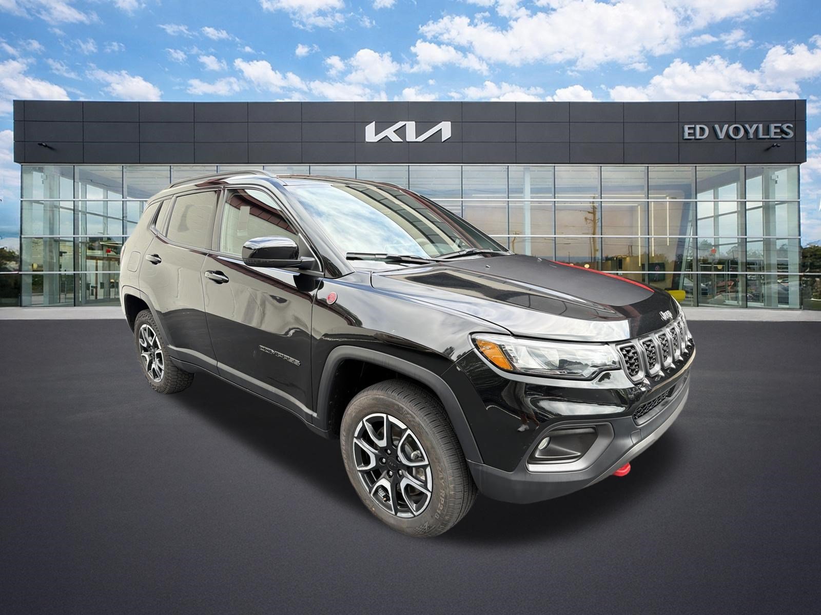 Used 2024 Diamond Black Crystal Pearlcoat Jeep Trailhawk image 1