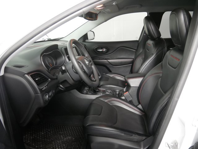 Used 2022 Bright White Clearcoat Jeep Trailhawk w/ Technology Pkg & Comfort Pkg image 9