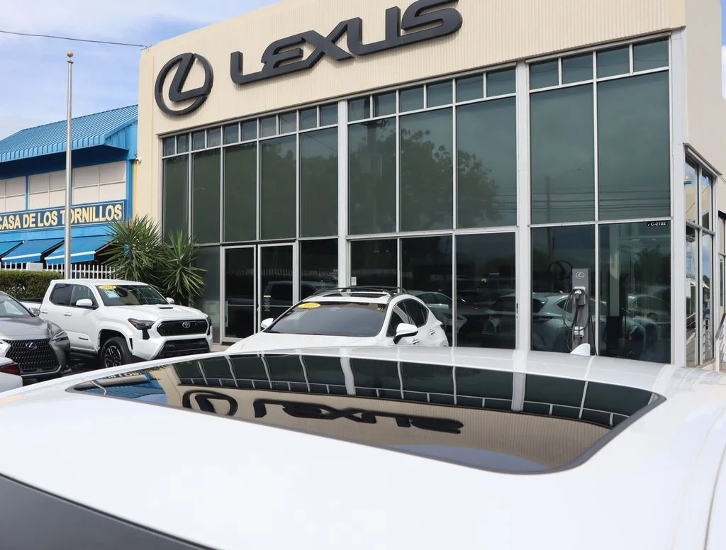 Used 2023 White Lexus 350 image 11