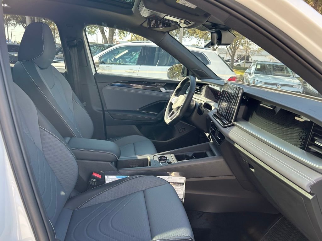 New 2026 White/off-white Volkswagen 2.0T SE R-Line Black image 34
