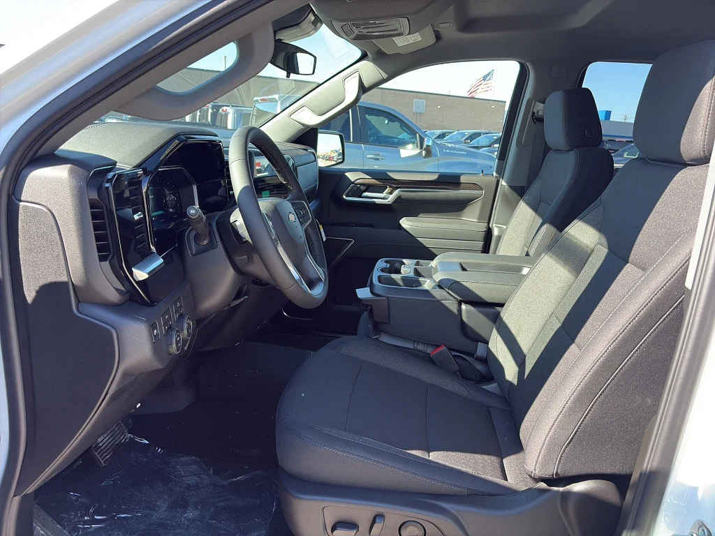 2026 Chevrolet Silverado 1500 LT - Photo 6