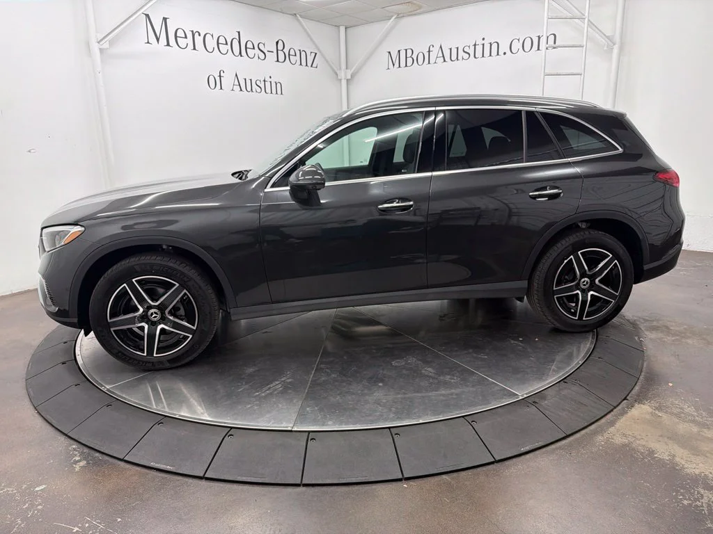 New 2027 Gray Mercedes-Benz GLC 300 image 4