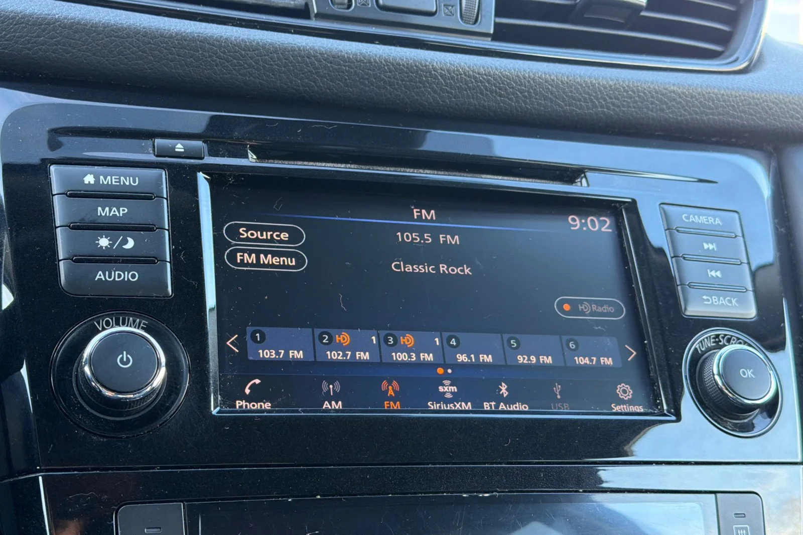 Used 2019 Caspian Blue Metallic Nissan SL image 17