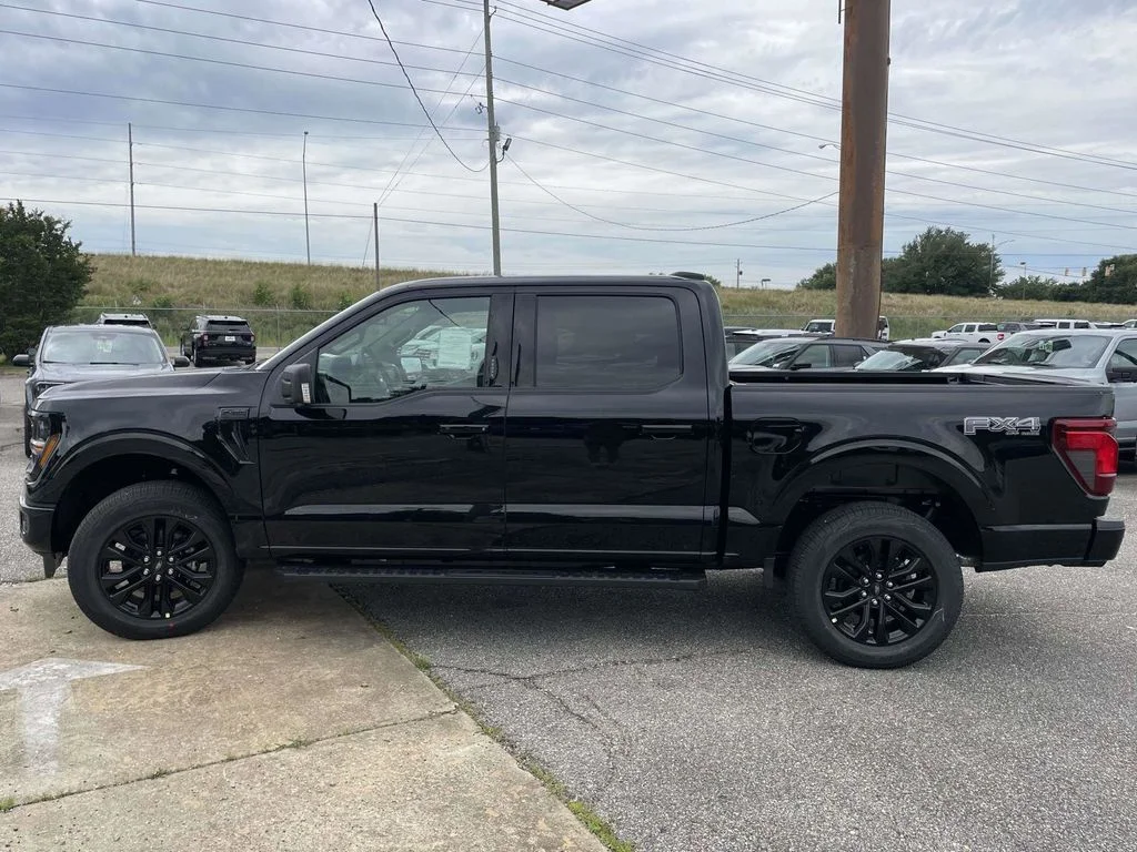 New 2026 Agate Black Metallic Ford XLT image 6