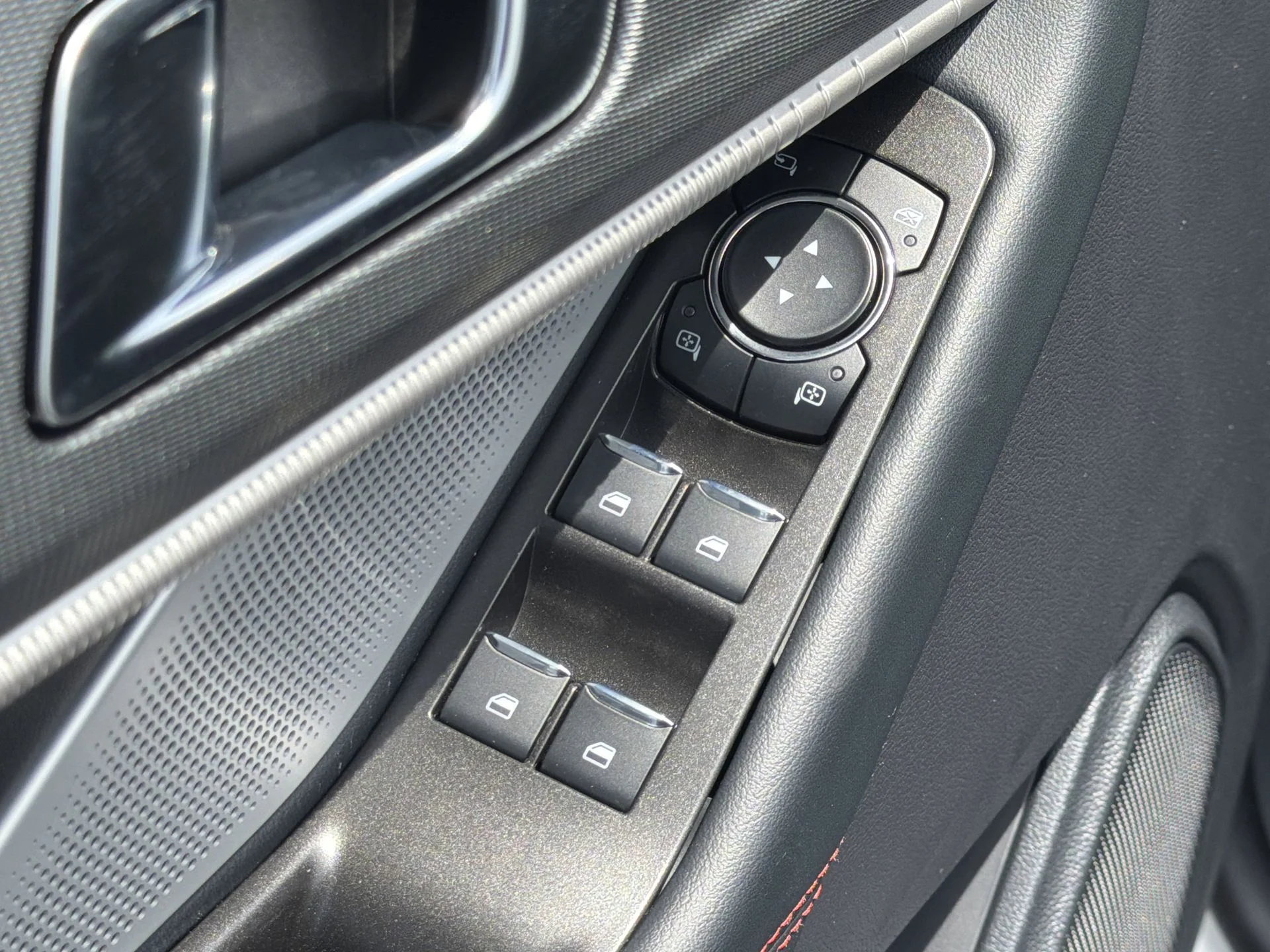 New 2026 Star White Metallic Tri-Coat Ford ST image 19