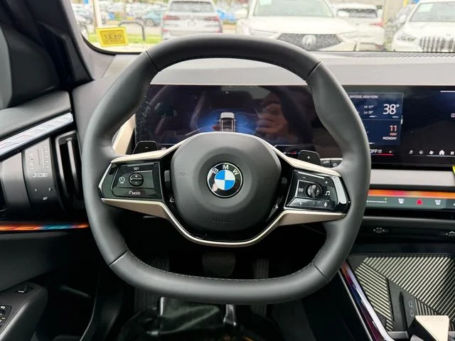 Used 2025 Skyscraper Grey Metallic BMW 30 xDrive image 13