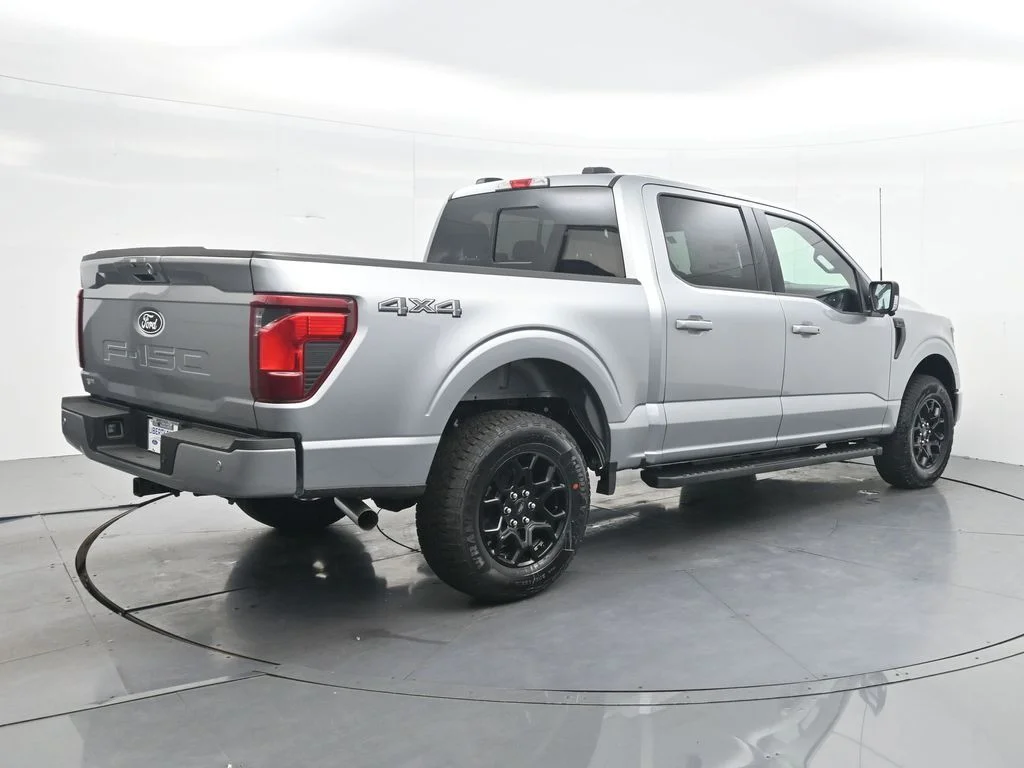 New 2026 Iconic Silver Metallic Ford XLT image 7