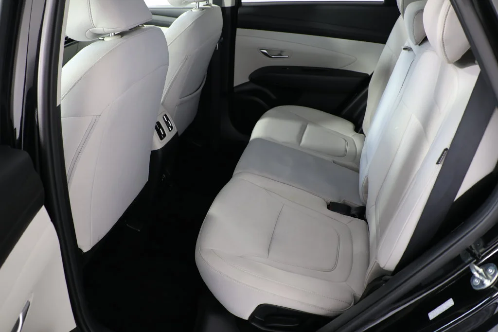 Used 2025 Phantom Black Hyundai SEL image 19