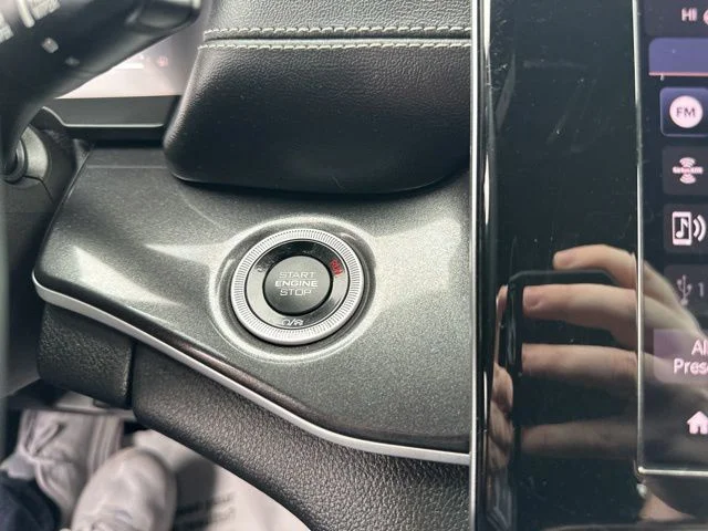 Used 2023 White Jeep Altitude image 25
