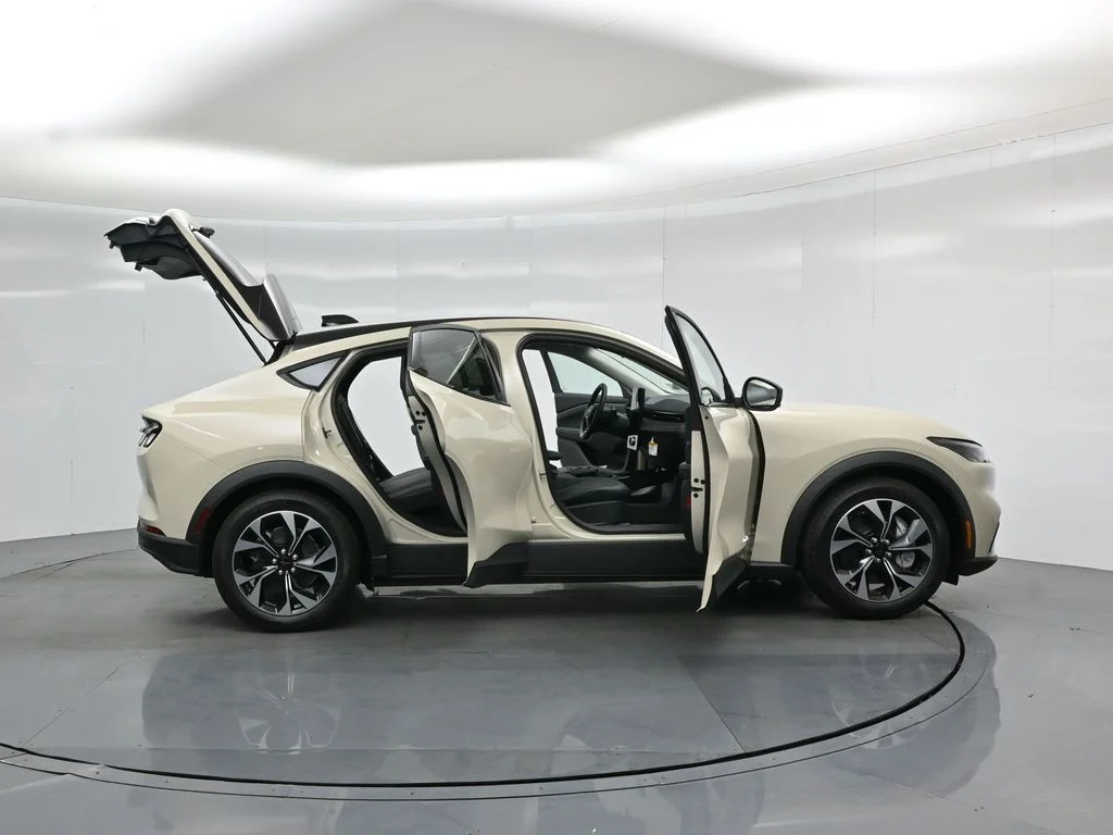 New 2026 Desert Sand Ford Select image 4