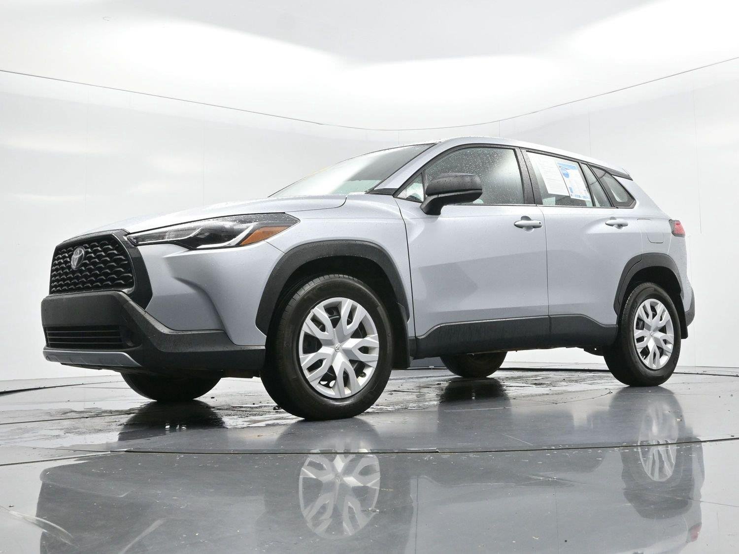 Used 2024 Sonic Silver Toyota L image 44