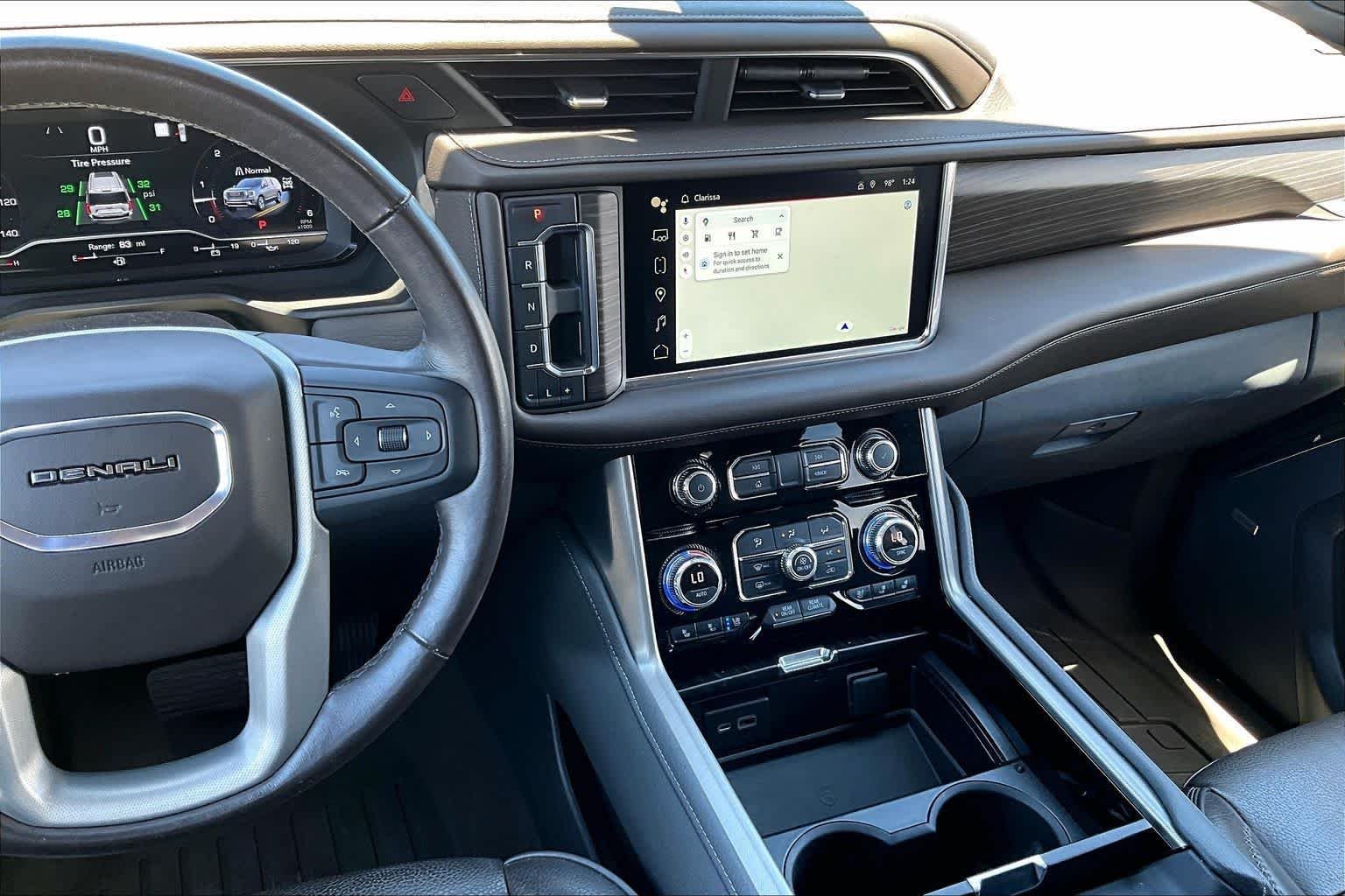 Used 2022 White Frost Tricoat GMC Denali image 5