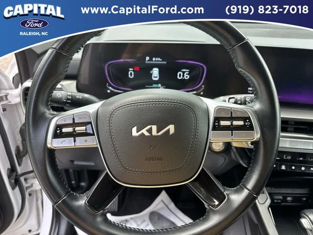 Used 2025 White Kia S image 25