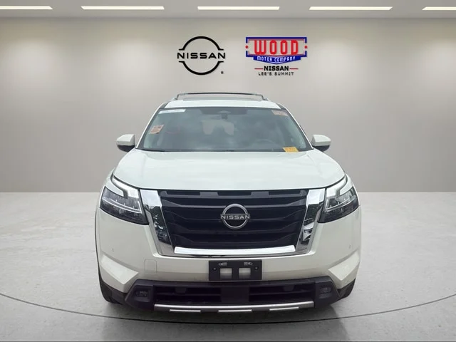 Used 2023 Pearl White Tricoat Nissan Platinum image 6