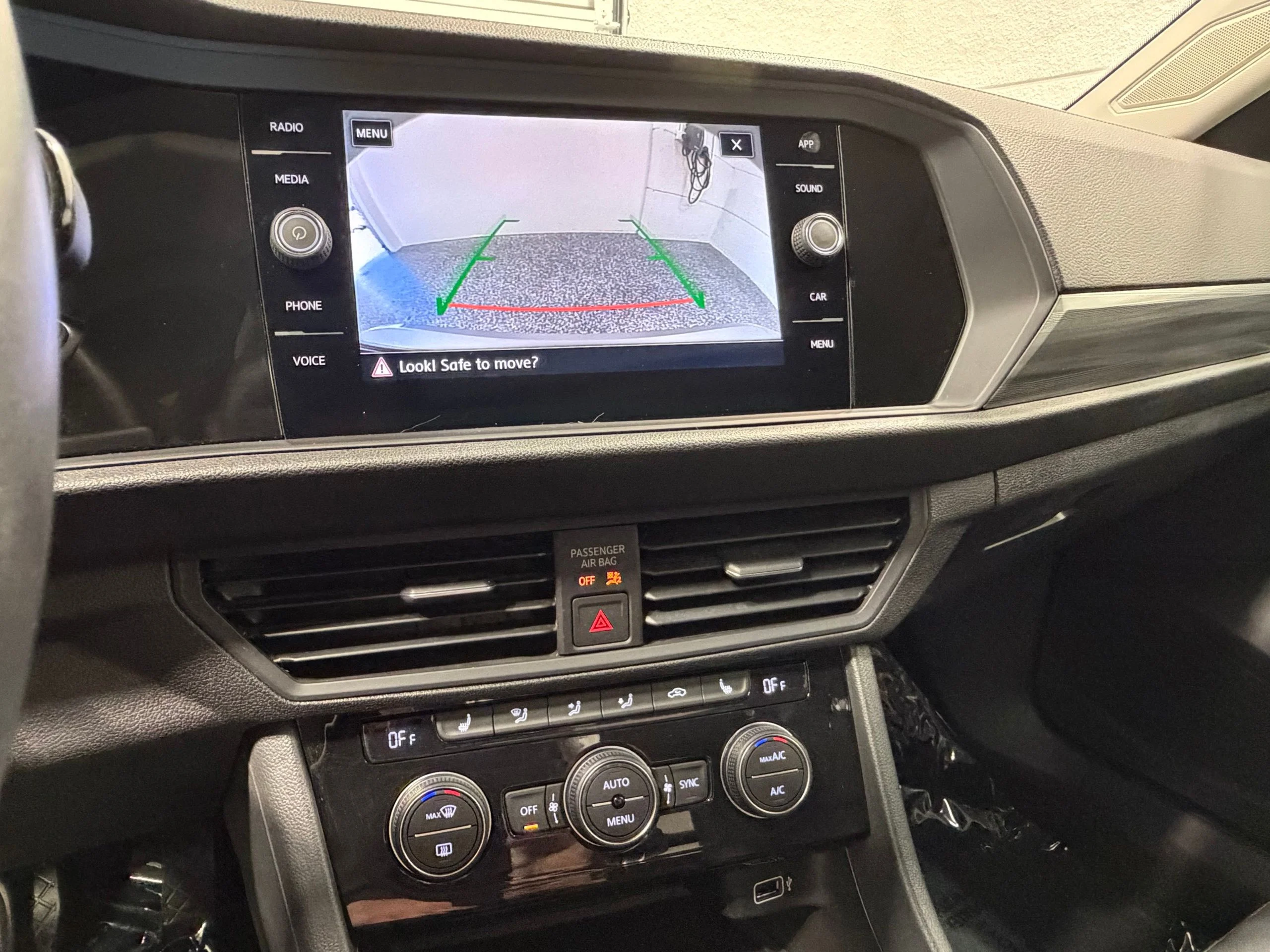 Used 2019 Silver Volkswagen SEL image 43
