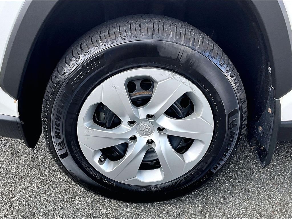 Used 2021 White Toyota LE image 7