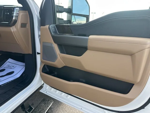 New 2026 Star White Metallic Tri-Coat Ford F-250® Lariat® image 8