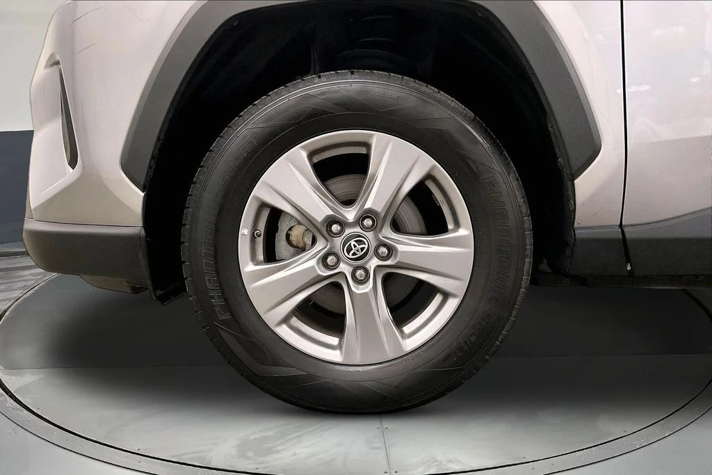 Used 2022 Silver Toyota LE image 12