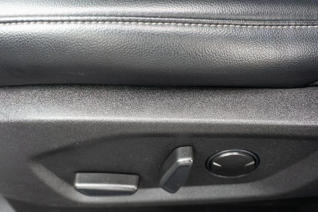 Used 2022 White Ford SEL image 18