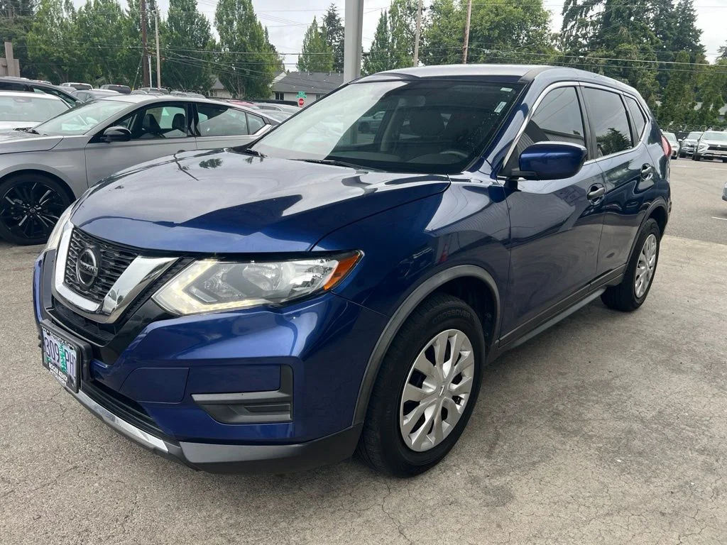 Used 2020 Blue Nissan S image 2