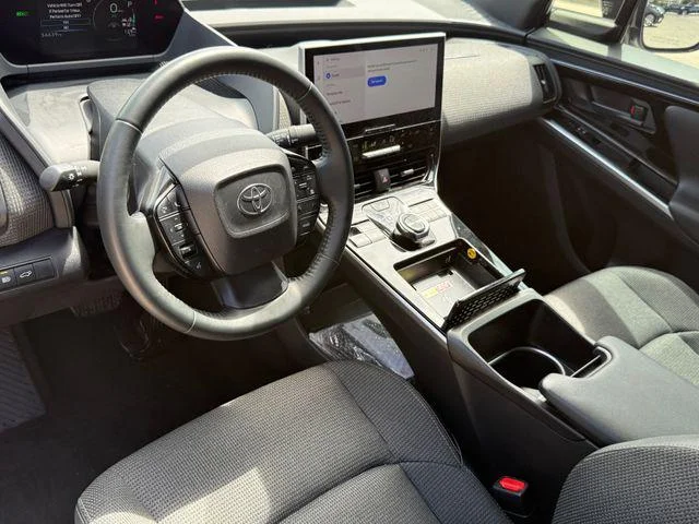 Certified Used 2024 WIND CHILL PEARL Toyota XLE image 40
